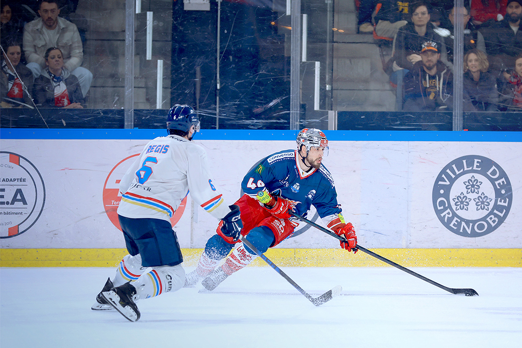 Action sur la glace à la Patinoire Polesud